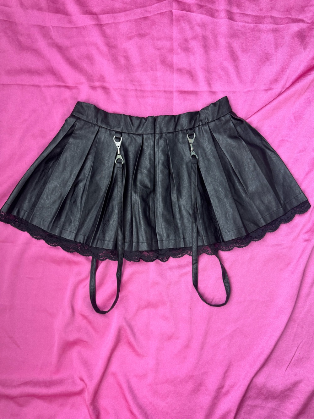 🖤Black Pleated Faux Leather Mini Skirt🖤 - Picture 3 of 7